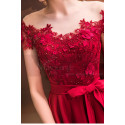 Robe Demoiselle D'Honneur Asymétrique Chic Rouge Framboise Avec Haut Fleuri - Ref C1916 - 07