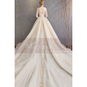 Magnifique Robe De Mariage Princesse Champagne Manche Longue Et Jolie Traine - Ref M1901 - 02