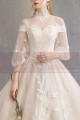 Incredible Embroidered Lace Ivory Gown For Wedding With High Collar And Very Long Train - Ref M1905 - 02