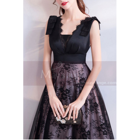 Robes De Soirée Chic Et Classe Dentelle Noire Longue Avec Traine Décolleté Festonné