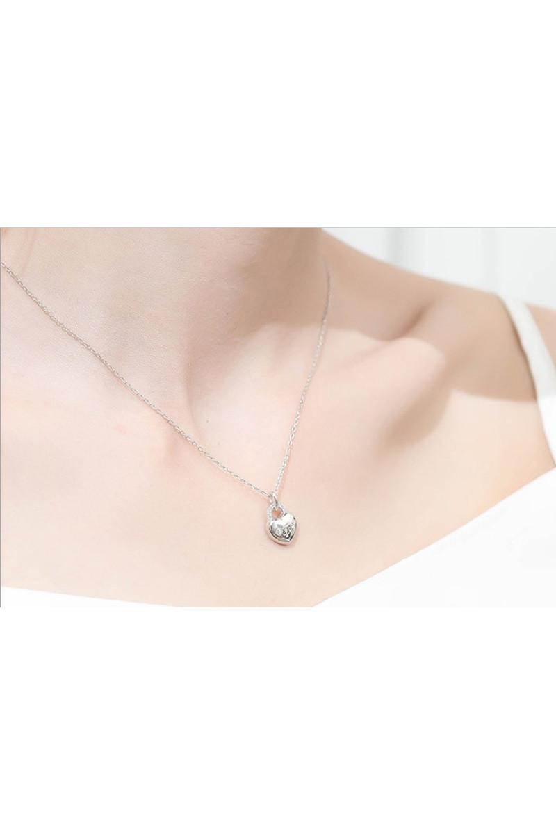 Silver chain love heart charm necklace - Ref F069 - 01