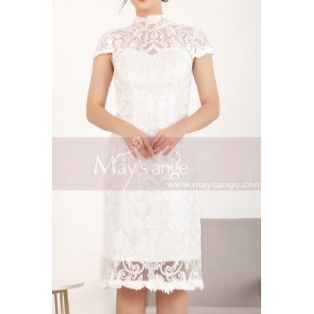 Robe Blanche Courte Pour Fiançailles En Dentelle Col Fermé