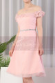 Robe Courte Rose Col Bardot A Volant Et Ceinture Brillante - Ref C924 - 04