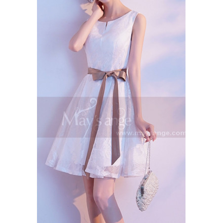 Robe Dentelle Blanche Courte Ceinture Marron à Nouer