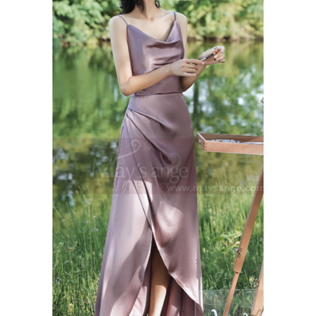 Robe Soiree Longue Echancrée En Satin Avec Bretelles Fines