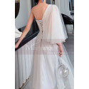 Robe Asymétrique Blanche Cintrée Pour Cérémonie Mariage En Tulle - Ref L1216 - 02