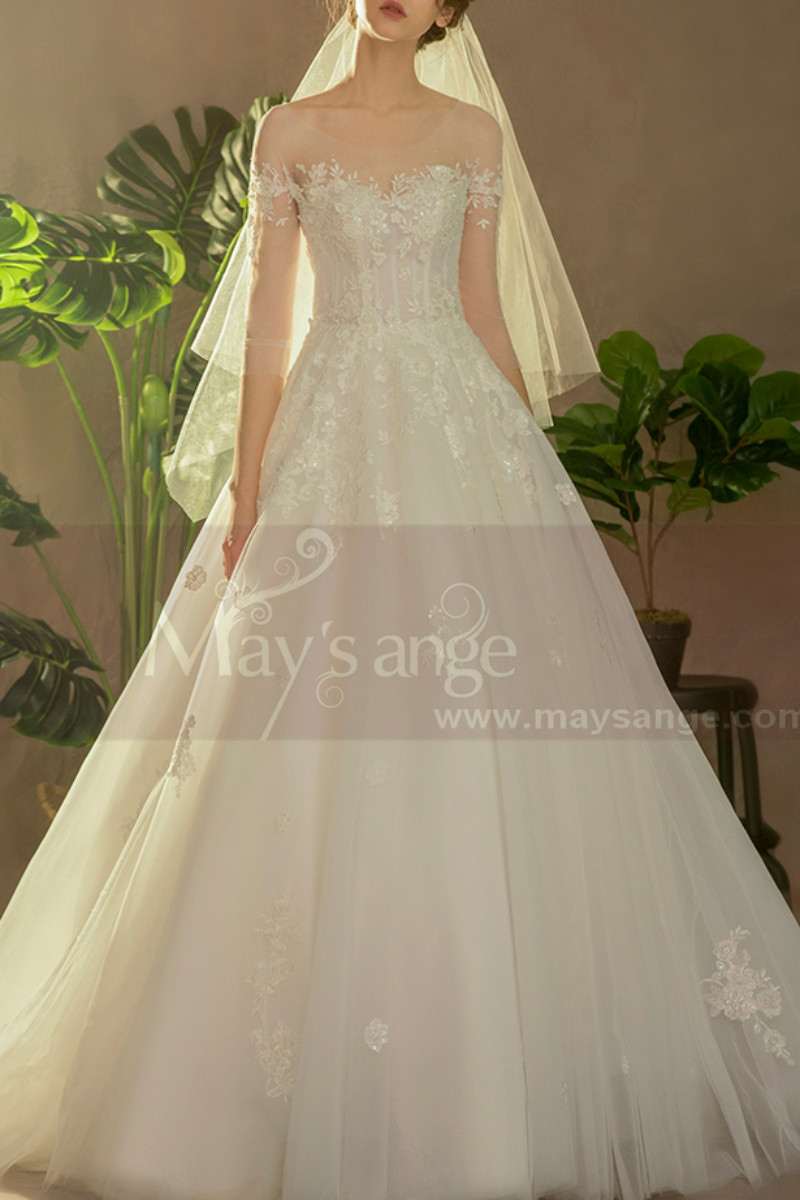 thin lace wedding dress