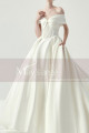 Splendid Tie Neck Bodice Satin Bridal Gowns With Long Train - Ref M1265 - 03