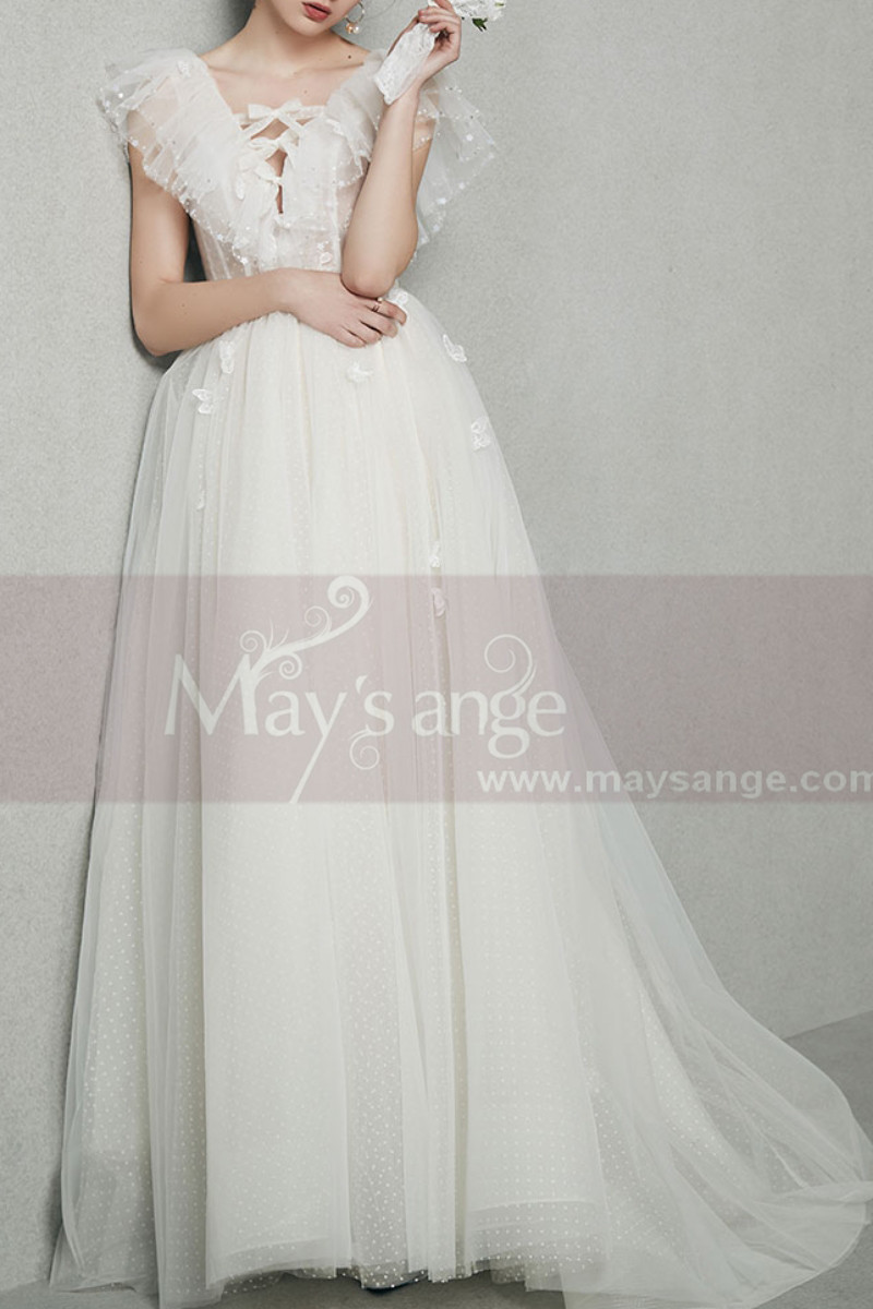 White Vintage Boho Wedding Dress With Ruffle Tied V neckline - Ref M1267 - 01