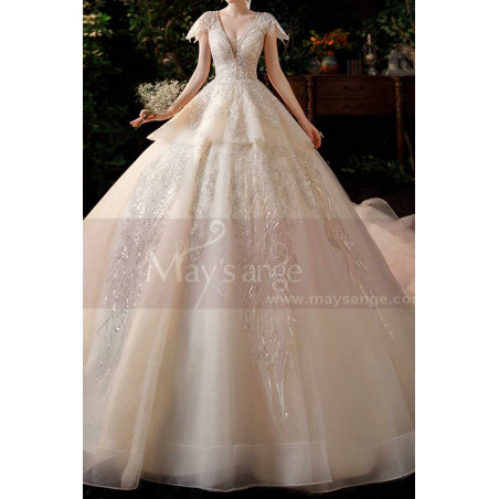 Robe De Mariée De Luxe Longue Traîne Décolleté En V A Paillettes Et Mancherons