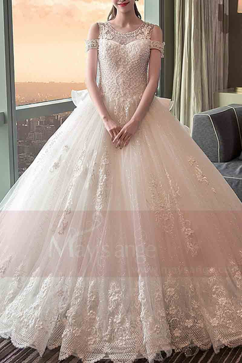 Long Train Lace Beaded Wedding Dress With Sleeves - Ref M403 - 01