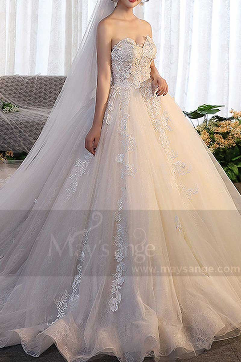 ravissante robe de mariée couleur champagne bustier dentelle et longue traîne - Ref M391 - 01