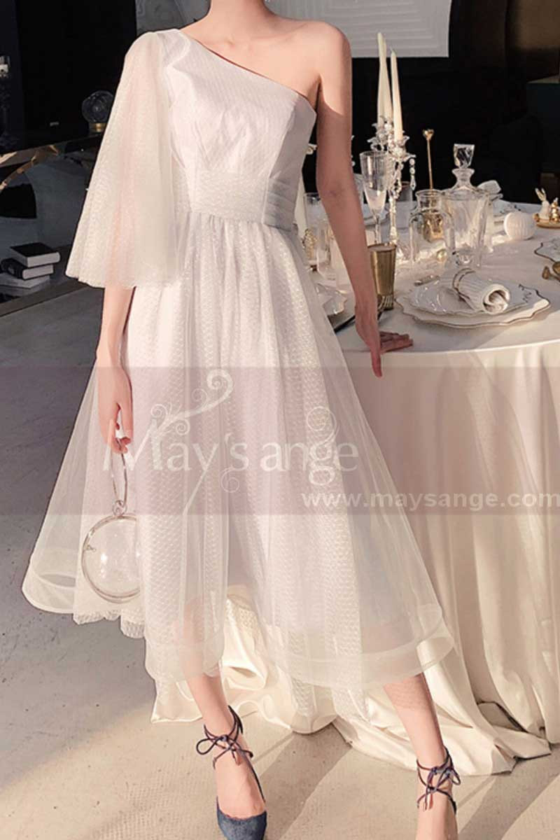 Robe Asymétrique Blanche Cintrée Pour Cérémonie Mariage En Tulle - Ref L1216 - 01