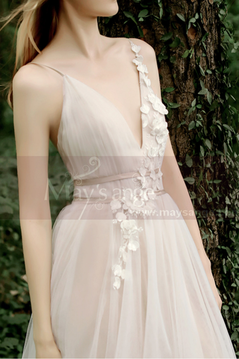 Sexy Wedding Gowns With 3D embroidery Flower And Golden Belt - Ref M1280 - 01