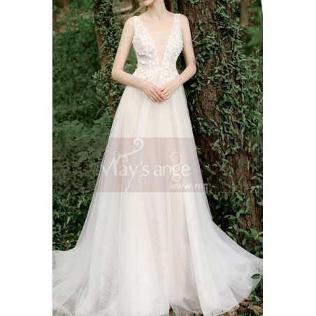 Sleeveless Embroidered Plunging V-neck White Wedding Gowns