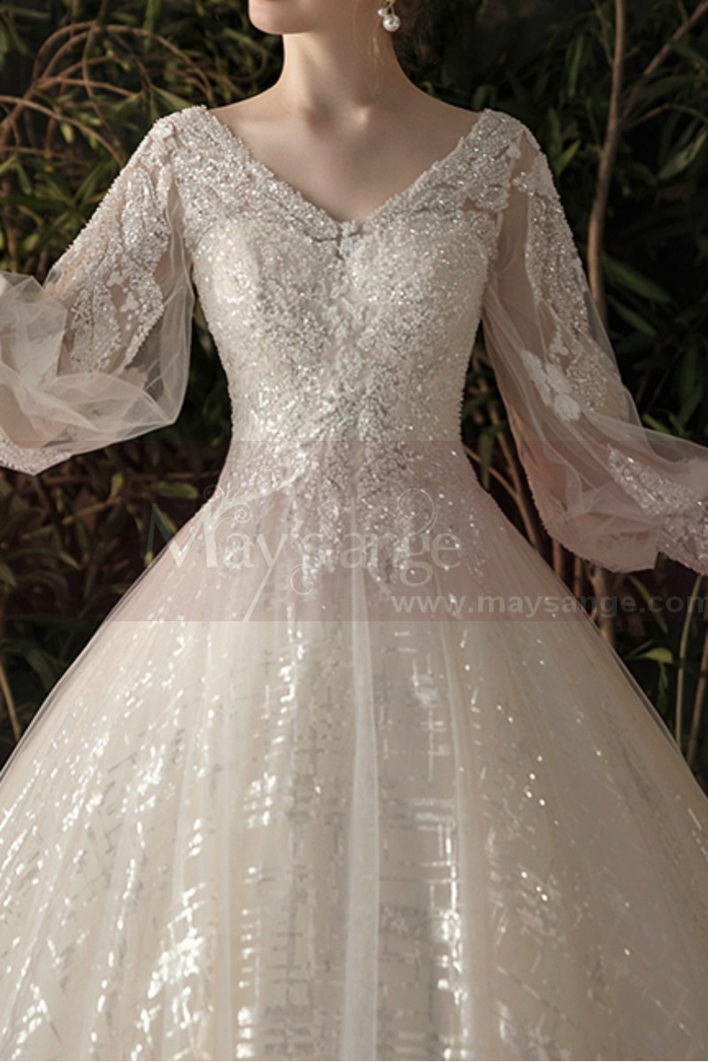 Gorgeous V Lace Sparkling Neckling Long Sleeve Wedding Dress - Ref M1304 - 01