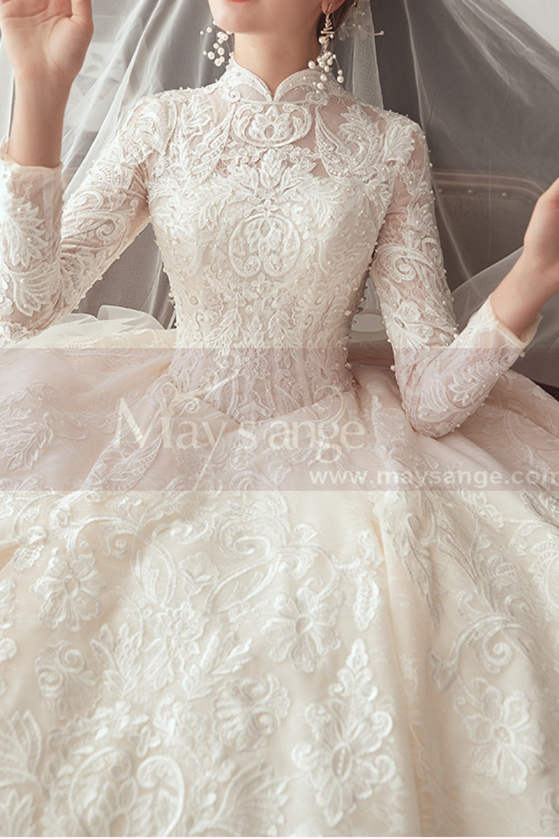Luxury Long Illusion Sleeve Lace Bridal Gowns With High Neck - Ref M1305 - 01