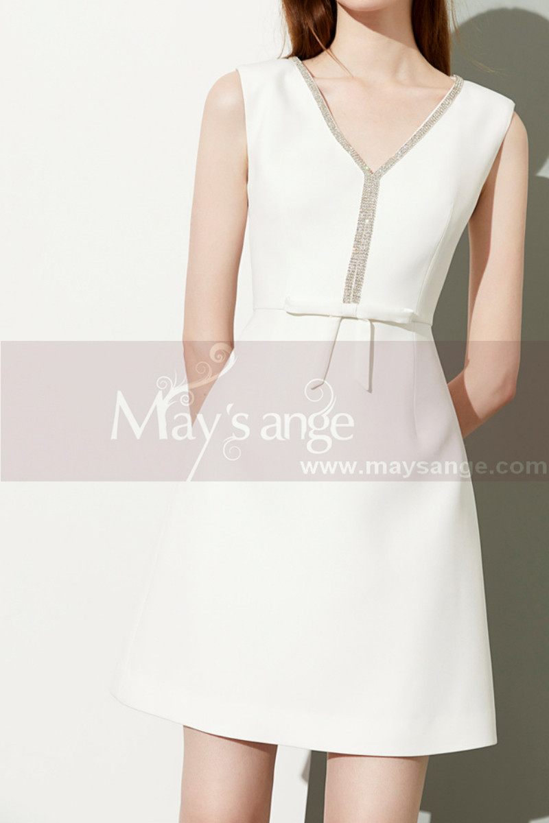 Robe Blanche Classe Courte Pour Cocktail Décolleté Pailletés Ref C2035 Robe de cocktail