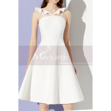 Robe Classe Soiree Courte Blanc Avec Un Joli Décolleté En V