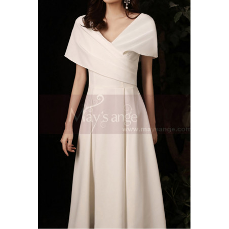 Off White Short Pretty Wedding Dresses With Covered Shoulder