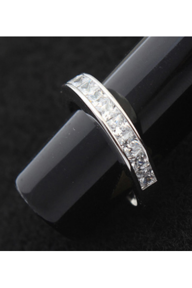 Bague sur mesure argent femme pas cher avec anneau cristaux - 22296 #1