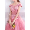 Robe de princesse rose en tulle brodé avec manches tombantes - Ref L2361 - 02