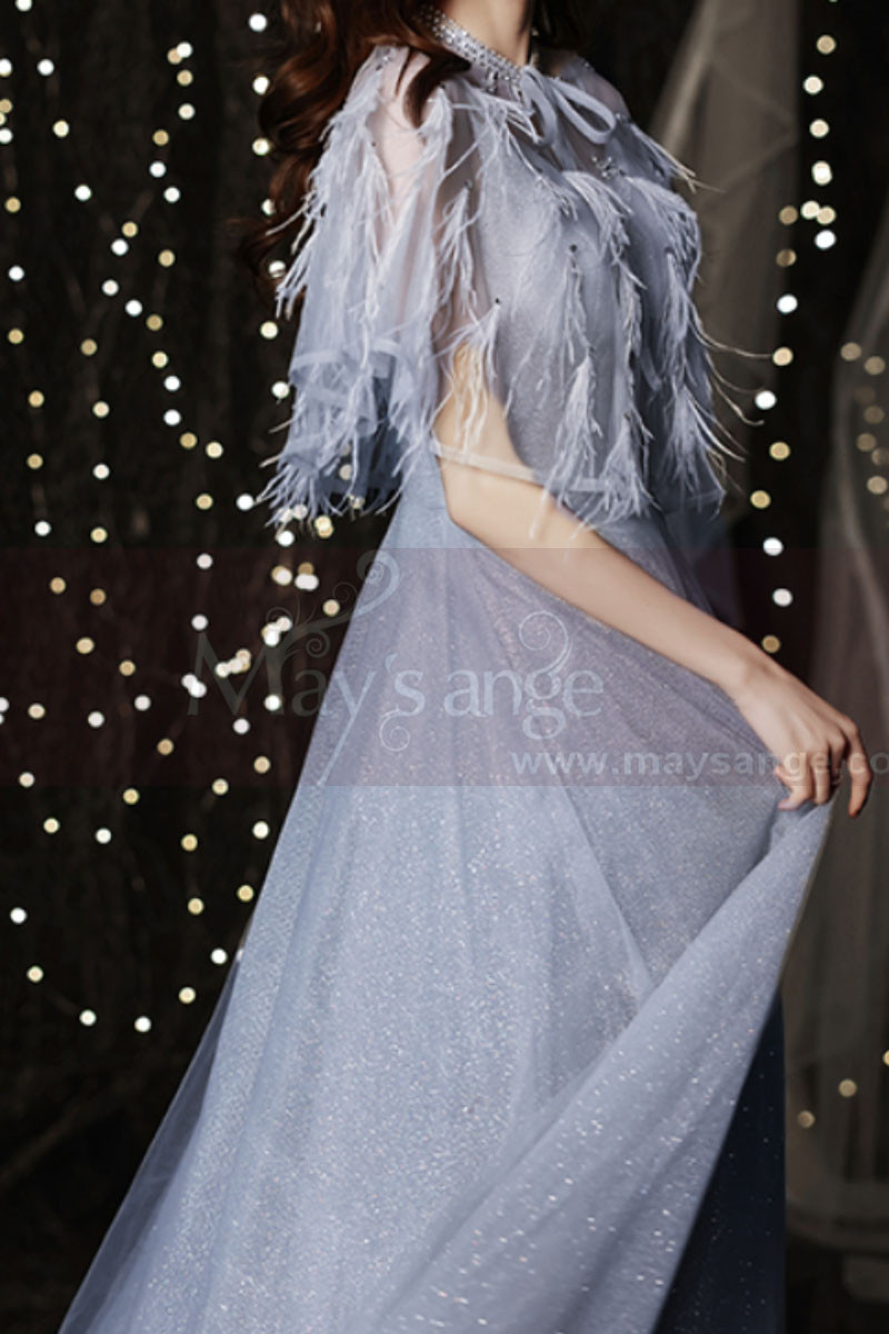 Robe de c?�r?�monie en tulle ?�l?�gante avec haut styl?� avec plumes et manches tombantes - Ref L2370 