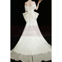 Very classy wedding dress in thick satin with chic bustier and with bow and lacing at the back - Ref L2374 - 04