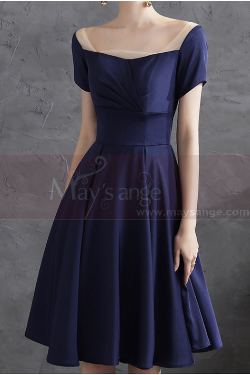 Robe classe bleu marine pour baptême en satin épais ceinturée sur la taille - Ref L2380 - 01