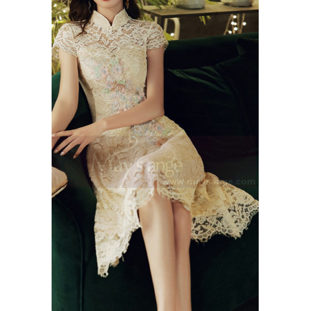 Beautiful short dress for ceremony in champagne-colored lace with short sleeves