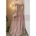 Robe longue de bal en tulle rose nude avec haut moderne en strass et manches courtes tombantes - Ref L2391 - 05