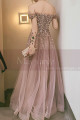 Robe longue de bal en tulle rose nude avec haut moderne en strass et manches courtes tombantes - Ref L2391 - 05