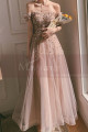 Robe longue de bal en tulle rose nude avec haut moderne en strass et manches courtes tombantes - Ref L2391 - 06