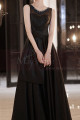 Robe pour cérémonie simple en satin couleur noire avec haut noué et col à motif - Ref L2395 - 03