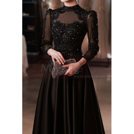 Robe longue habillée pour cérémonie en satin noir avec haut et manches chics en guipure