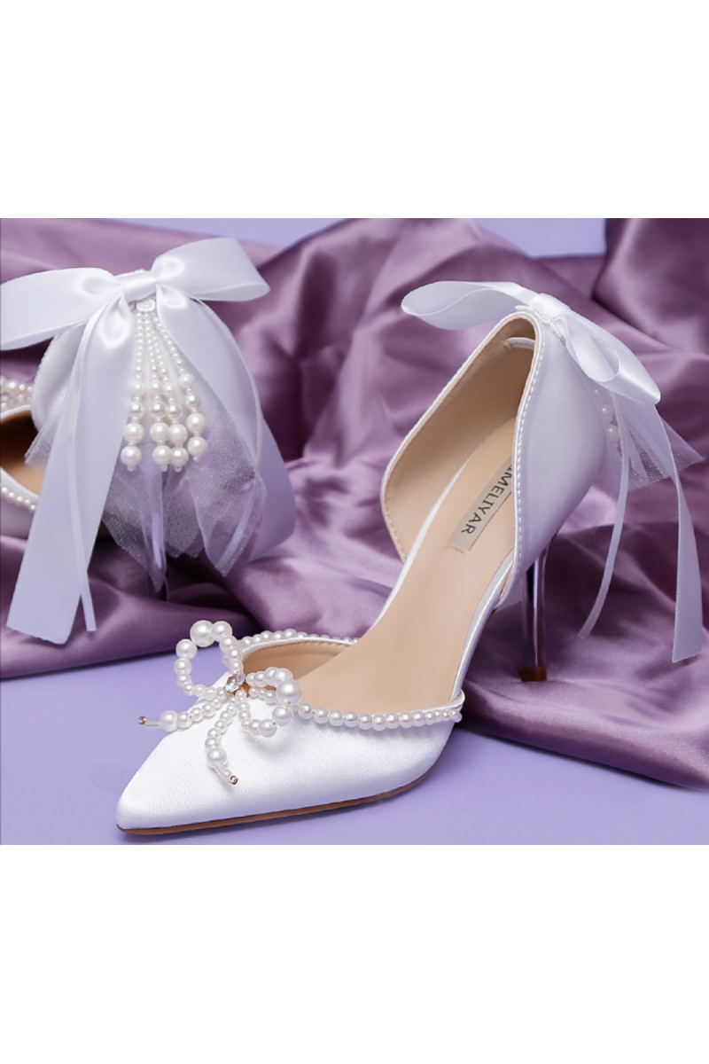 Chic white pump for wedding with pearls