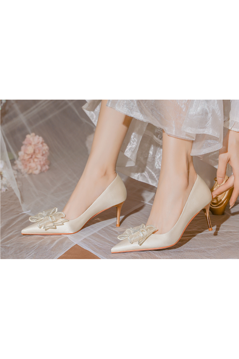 Beige wedding pumps with stylish bow on the front - Ref CH131 - 01