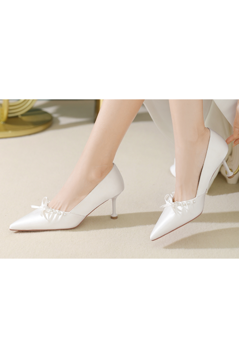 Simple and classy white pumps for wedding - Ref CH132 - 01