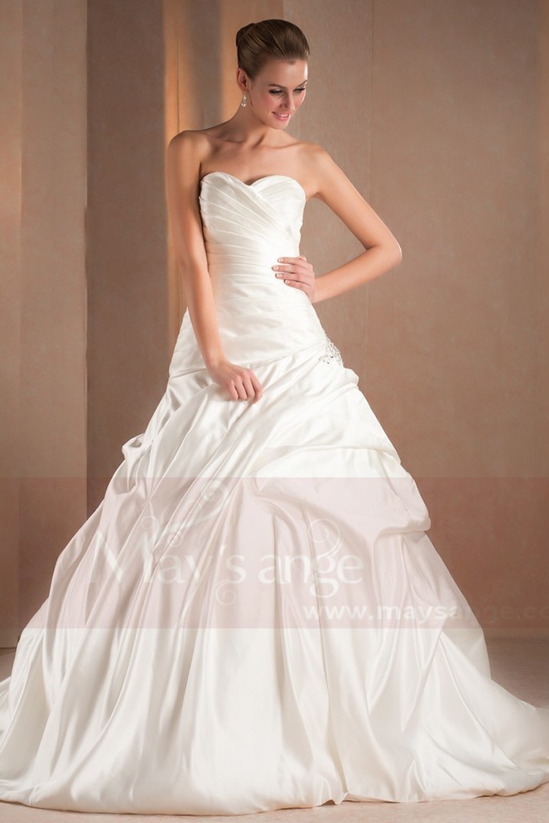 Sweetheart Strapless Imperial Wedding Gown - Ref M313 - 01