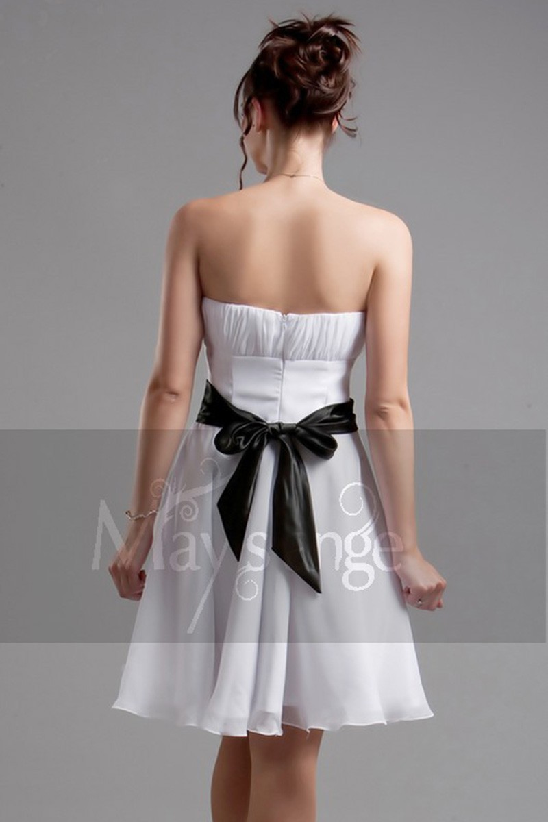Robe de cocktail blanche et noire Fraîcheur d'antan - Ref C050 - 01 Robe de cocktail blanche et noire Fraîcheur d'antan - Ref C050 - 01