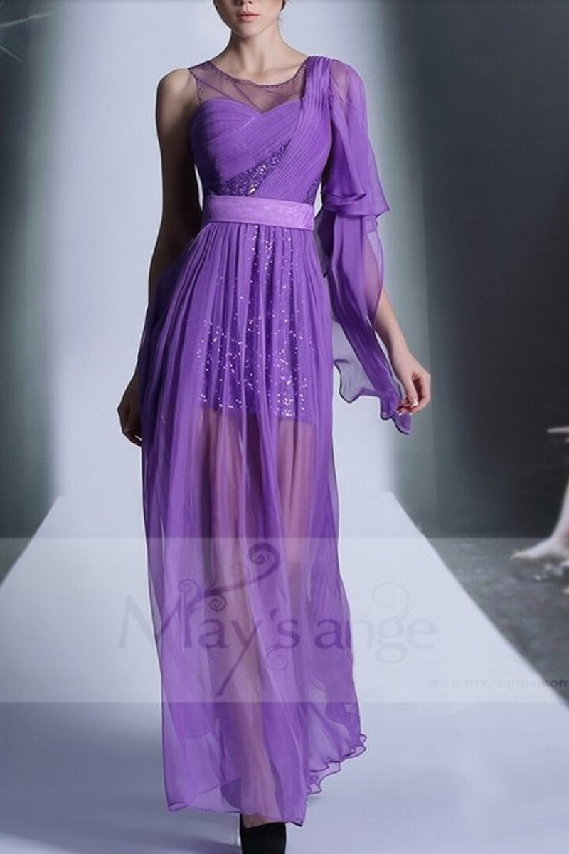 robe originale pourpre ,bustier finement plissé , manche voile Ref