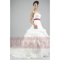 Bridal wedding dress Barcelona with long train and red belt - Ref M014 - 02