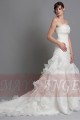 Affordable wedding dresses Jada with bustier and long train - Ref M017 - 03