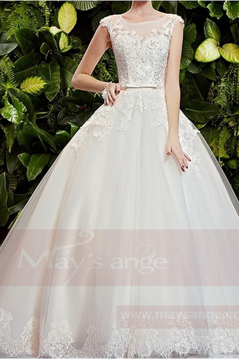 robe de mariée originale splendide en dentelle jolie fente dans le dos - Ref M360 - 01