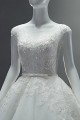 robe de mariée originale splendide en dentelle jolie fente dans le dos - Ref M360 - 08