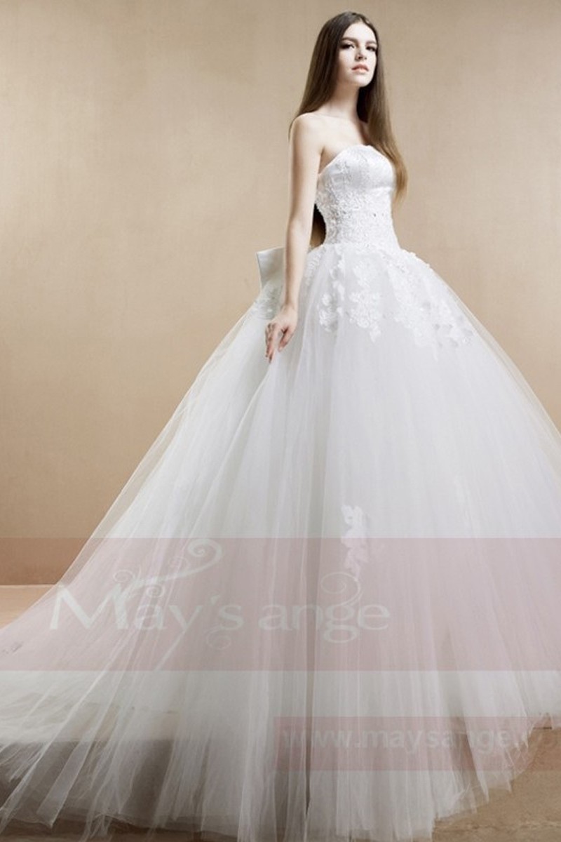 robe romantique de mariage grand nœud au dos plus un boléro en voile - Ref M361 - 01