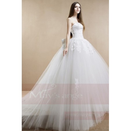 robe romantique de mariage grand nœud au dos plus un boléro en voile