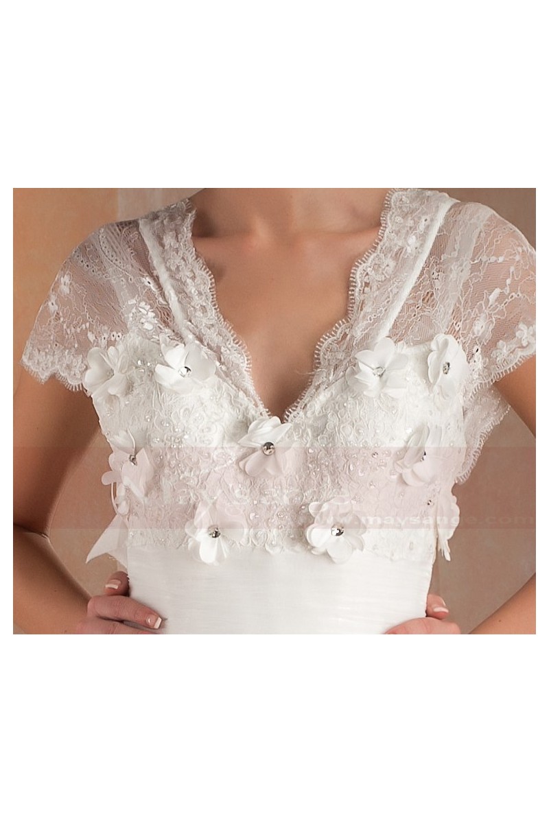 V Neck Embroidered Vintage Wedding Dress With Sleeves