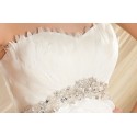 robe de mariée avec plume blanche - Ref M337 - 02