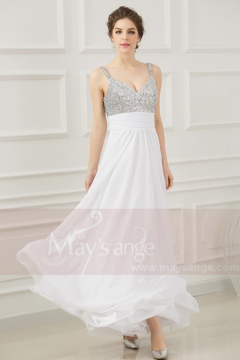 Robe blanche argentée